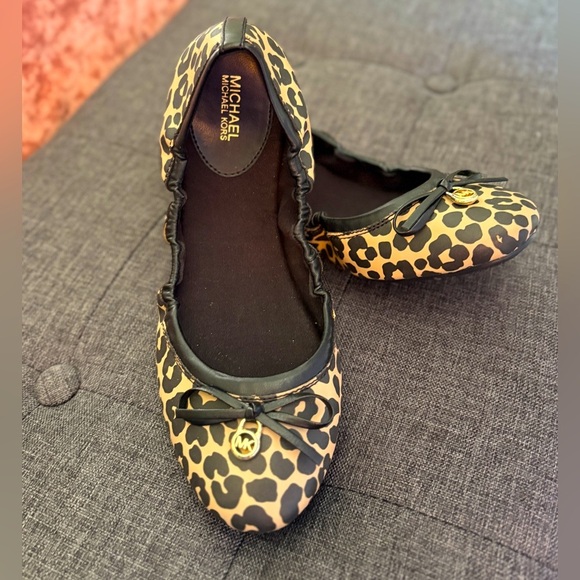 Michael Kors Tan & Black Leopard Print Ballet Flats W/ Bow, Size 8 - Picture 1 of 7